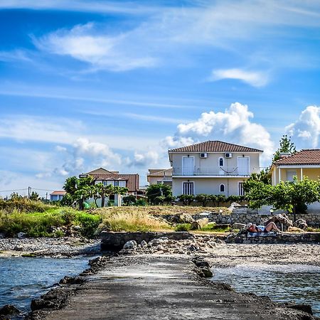 Pelagion II Sea Coral - Beachfront Holiday Home Κυψέλη Εξωτερικό φωτογραφία
