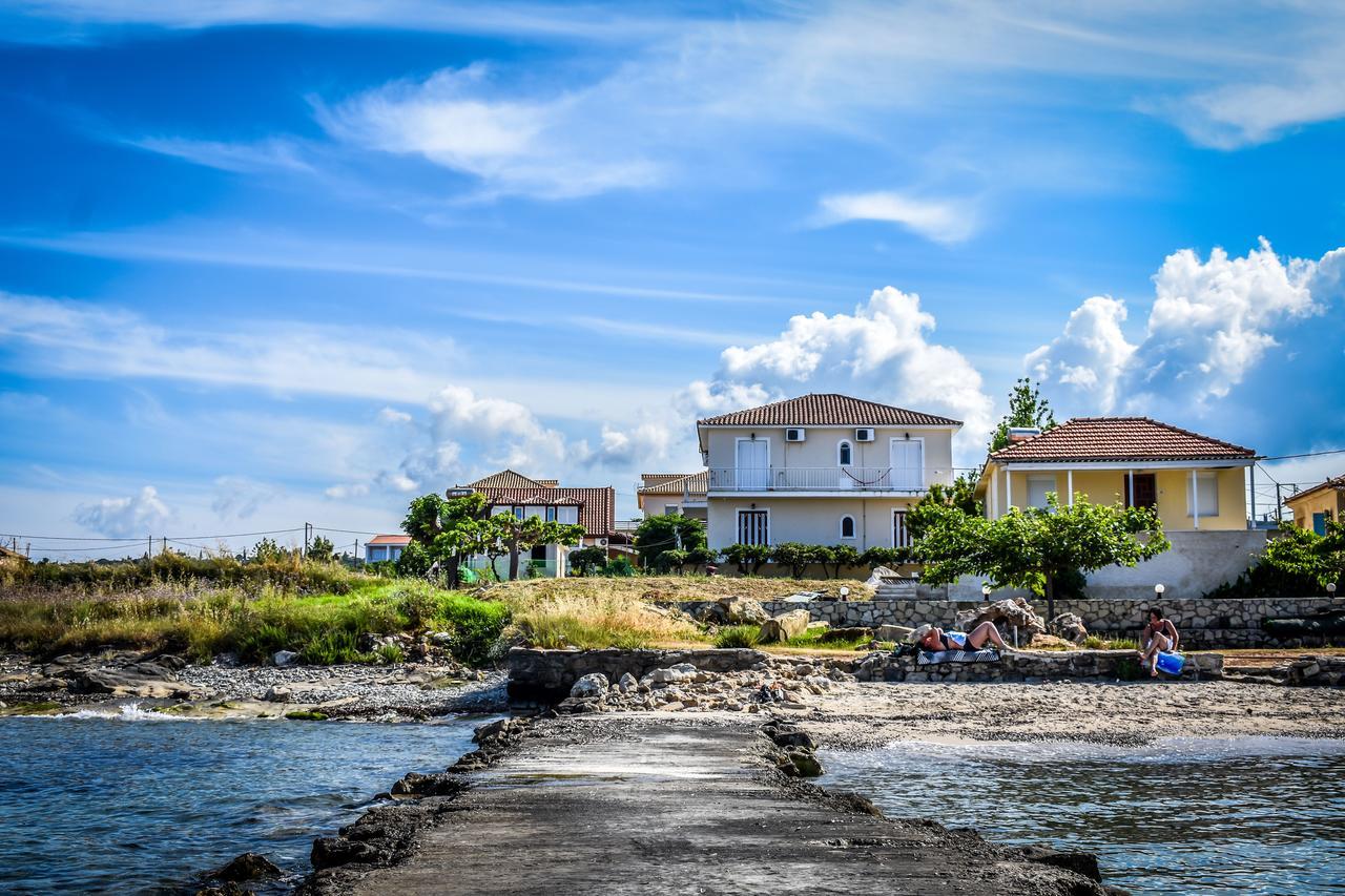 Pelagion II Sea Coral - Beachfront Holiday Home Κυψέλη Εξωτερικό φωτογραφία